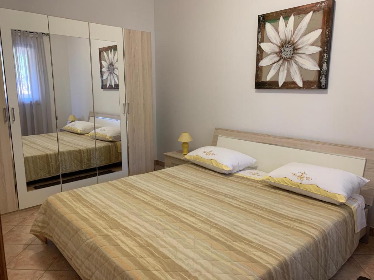 Apartments & Room Piutti Bale Eksteriør billede